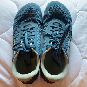Women’s ALTRA Torin 4.5’s Size 9